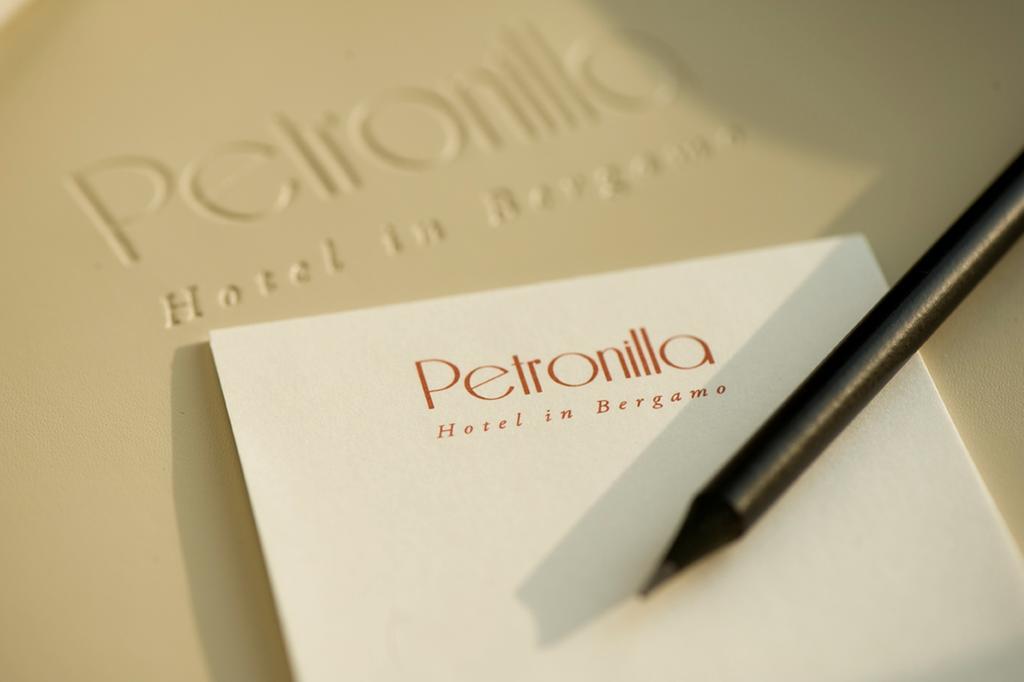 Petronilla - Hotel In Bergamo Exterior foto